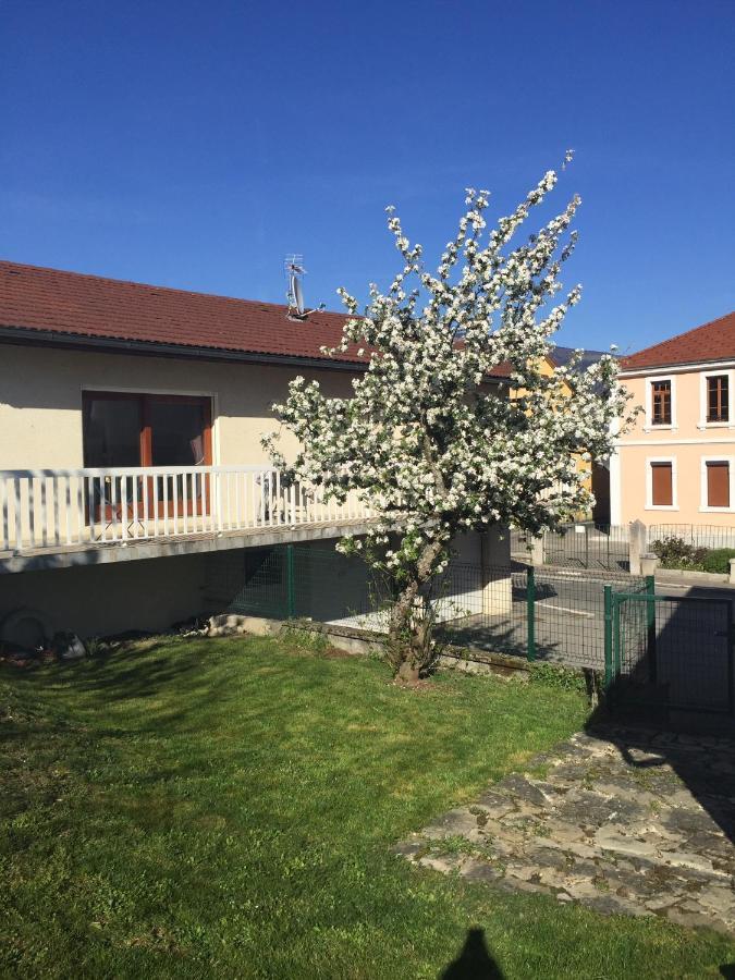 Maison Entiere Au Pied Du Plateau Du Retord 2 Chambres Sdb - Vouvray Ochiaz Exterior foto